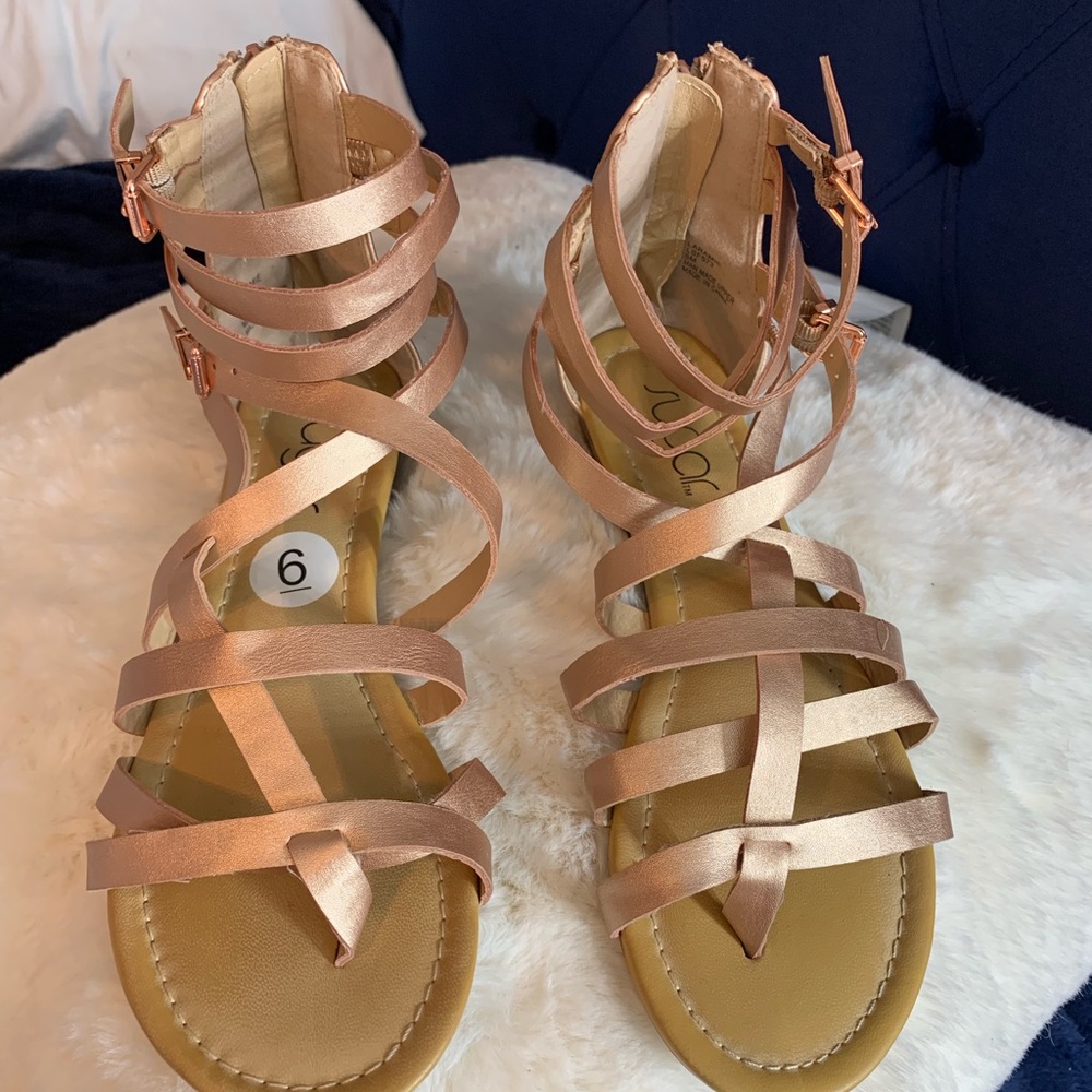 Sandals - Picture 2 of 3